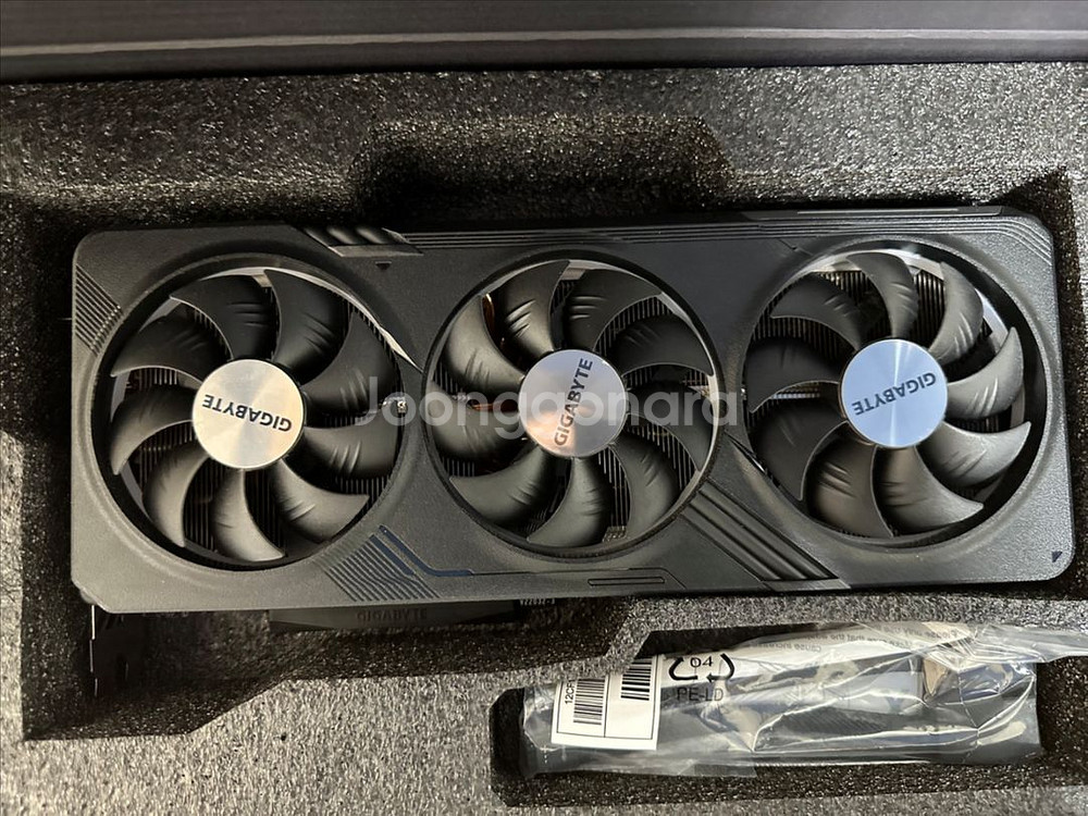 기가바이트 RTX 4070 SUPER GAMING OC--1