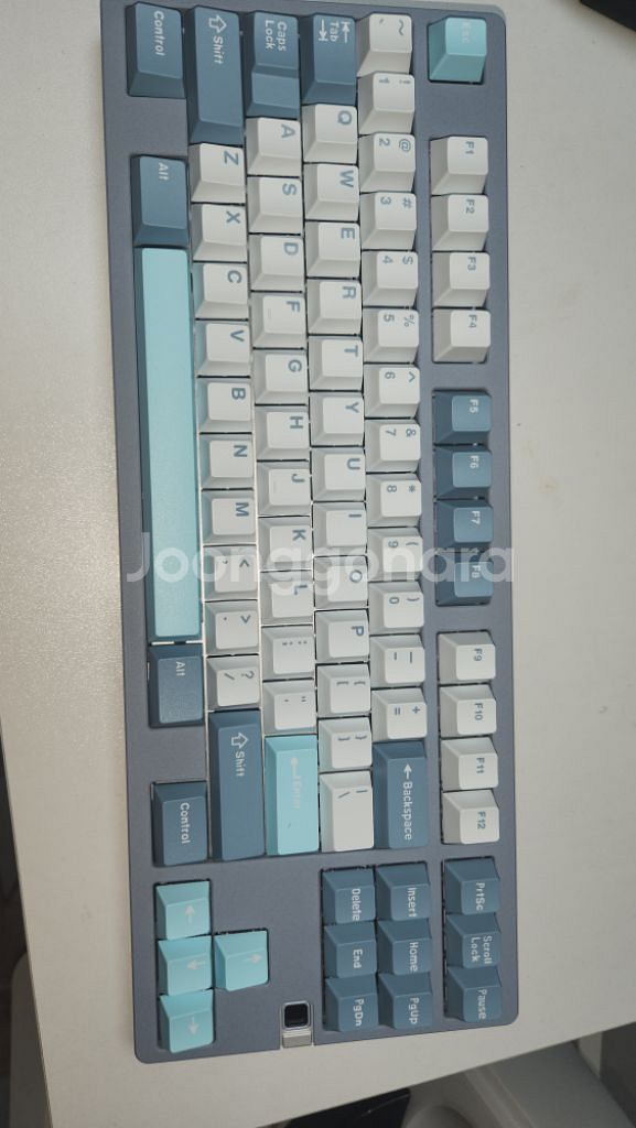 matrix 8xv 3.0 tkl 커스텀 키보드 팝니다--2