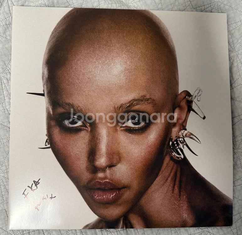 FKA twigs 우섹수아 lp 친필싸인l--0
