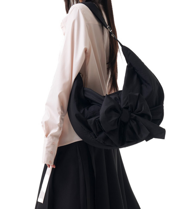 [새상품] 이우가마카라스 노티드 숄더백 이미지