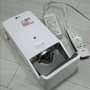 LG 시네빔 빔프로젝터 HF65LA
