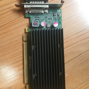 Quadro NVS 300 lp형 그래픽카드
