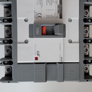 MCCB 4P 225A