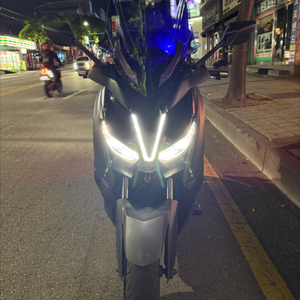xmax300 21년식