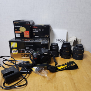 니콘 D7000 + 니콘 18-200vr 외 렌즈2