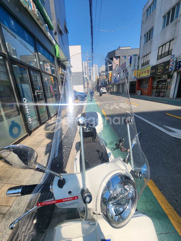 베스파GTS300 흰빨 팝니다--8