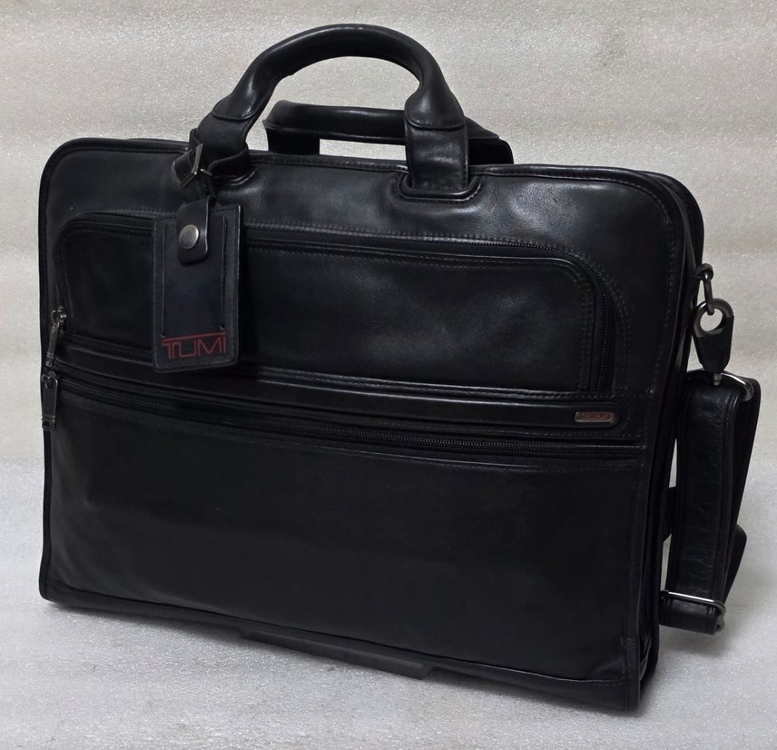 투미 컴팩트 스크린 랩탑 레더 브리프 96111D4--0