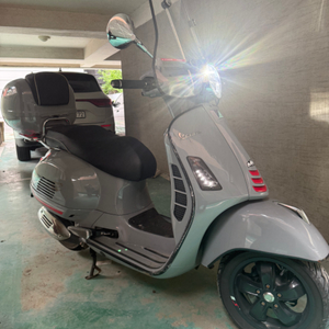 베스파 gts300슈퍼스포츠 23년 7천