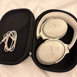 보스 QC45 헤드폰 화이트 스모크