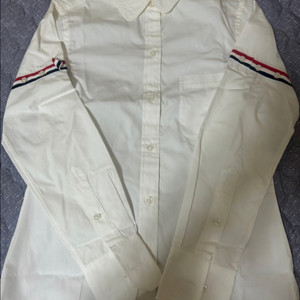 톰브라운 암밴드 셔츠