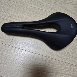 산마르코 올로드 레이싱 와이드 안장