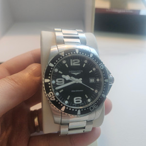 론진 하이드로콘퀘스트 41mm 쿼츠 구형 팝니다.