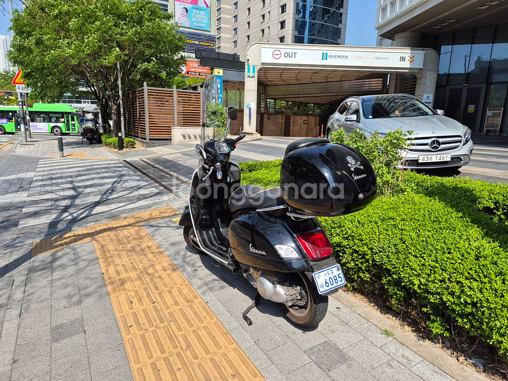 베스파gts 300 블랙--1