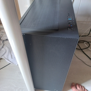 최신 컴퓨터 7500f 4060ti 고사양