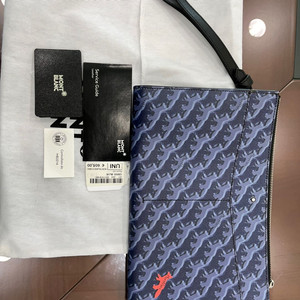 몽블랑x메종키츠네 콜라보 클러치백 팝니당