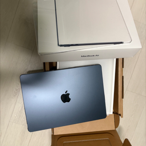 맥북에어 M3 16g 512GB SSD 미드나이트