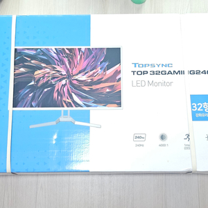 미개봉 탑싱크 32인치 240hz 게이밍 모니터