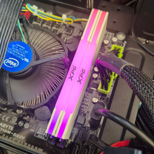 XPG DDR4 8기가 램 2개