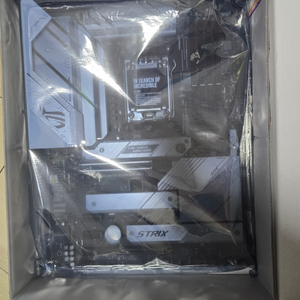 ASUS ROG STRIX B650-A WIFI 팝니다
