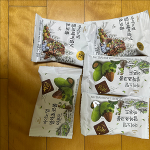 마이노멀 초코볼 (말차아몬드&밀크헤이즐넛)