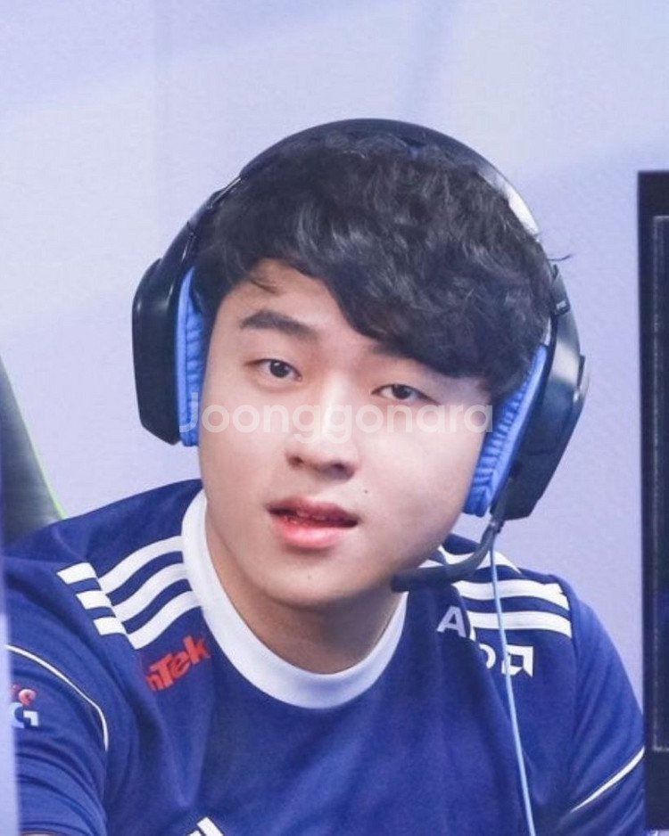 구함)류제홍 유니폼 / 루나틱하이--0