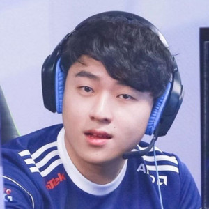 구함)류제홍 유니폼 / 루나틱하이