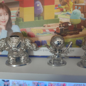 핫토이 마블 어벤져스 다이캐스트