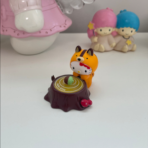 산리오 고전키티 도토리 다람쥐 동물 피규어 가챠