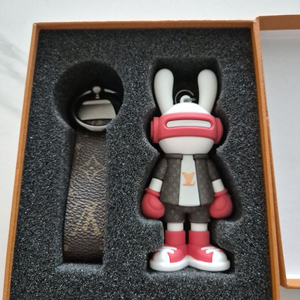 루이비통 바니 키링