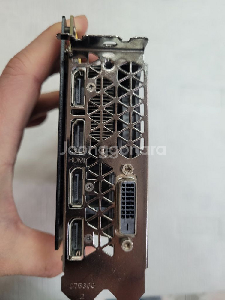 자재용불량 조탁 GTX1080 8G 1개 판매합니다--2