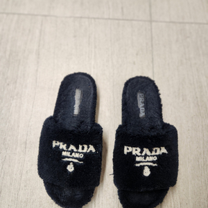 프라다 레터로고 슬리퍼 정품