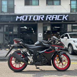 스즈키 GSX-R125 24년 3천km 무광검빨차량