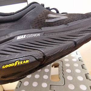 [택포]스케쳐스 고런 맥스 쿠셔닝 런닝 워킹화260