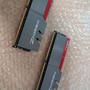 ddr4 램 32(16x2)gb 팝니다