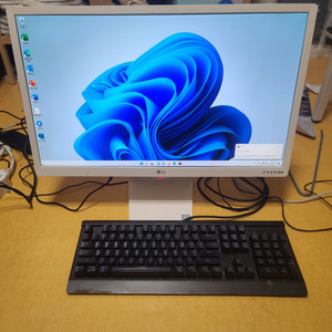 LG 24V570 일체형 PC i5-7200u 램8 S