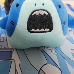 사메즈 상어 인형