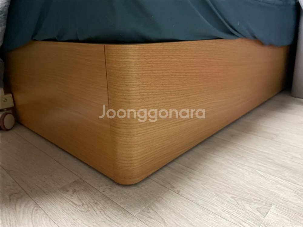 이사 급매! 파격 할인! 시몬스 프리미엄 킹 침대!!--3