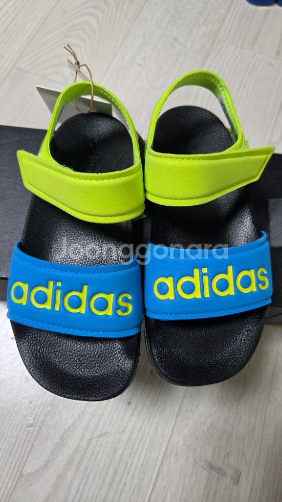 새상품)아디다스키즈 샌들190--0