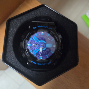 지샥 GA-110HC-1A Hyper Colors