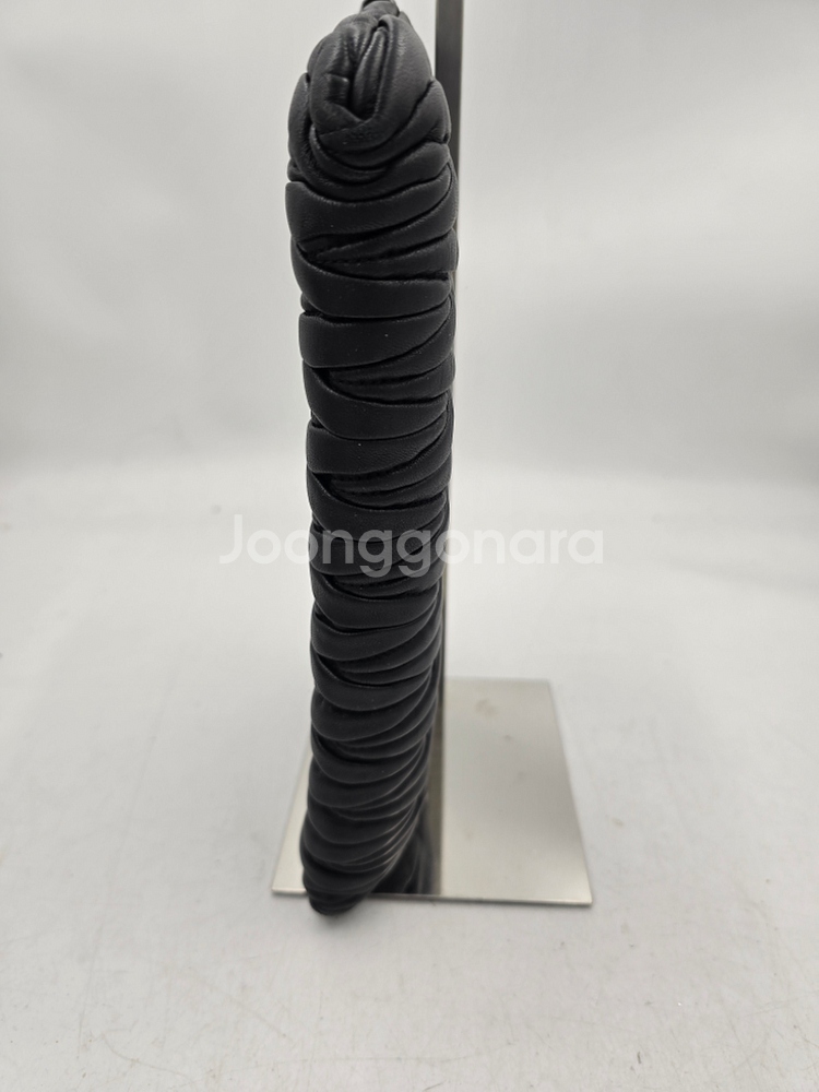 [정품] MIU MIU 마테라쎄 클러치백 블랙--6