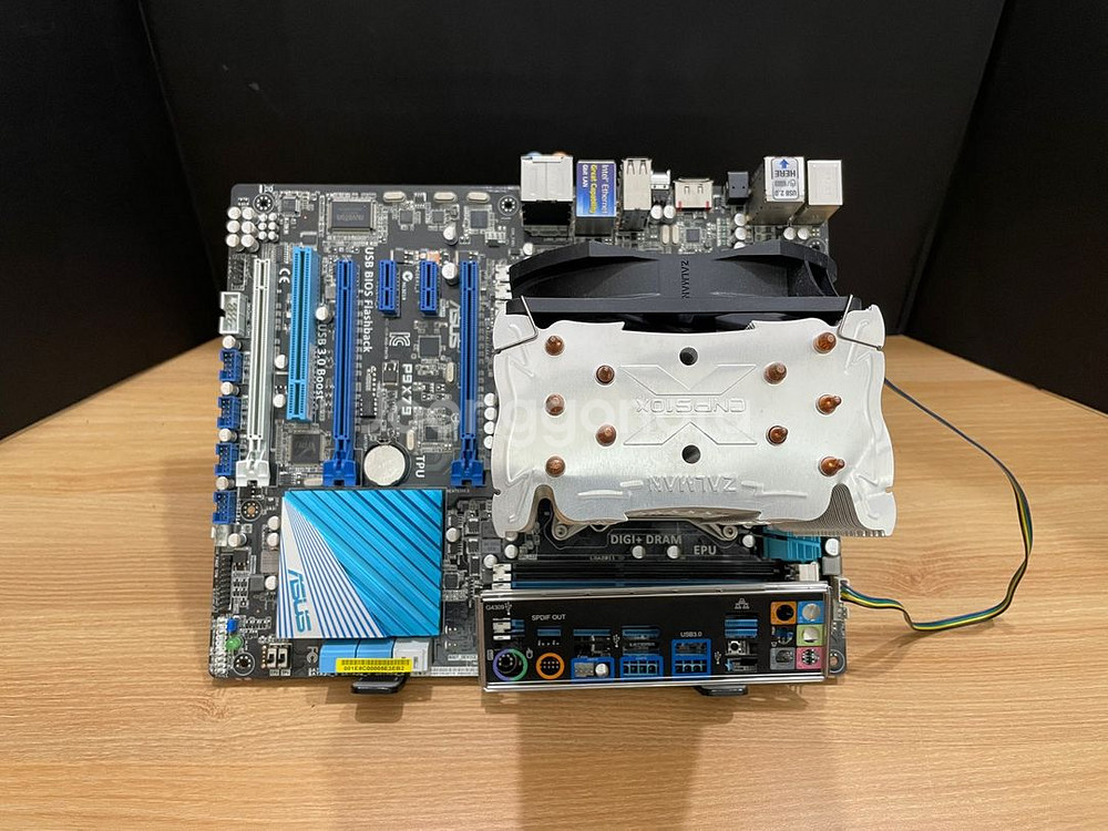 I7 3820X + ASUS P9X79 판매합니다.--1
