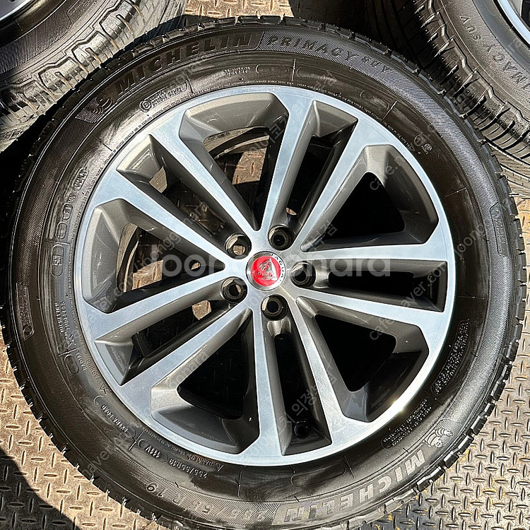 19인치 재규어 F페이스 순정휠타이어 1대분 PCD108 8.5J +45--3