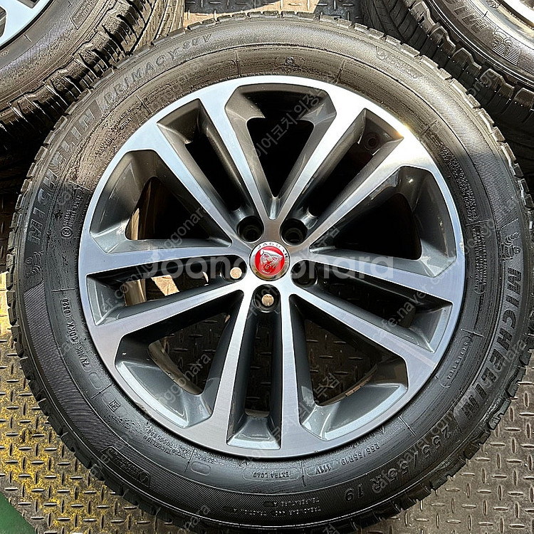 19인치 재규어 F페이스 순정휠타이어 1대분 PCD108 8.5J +45--4