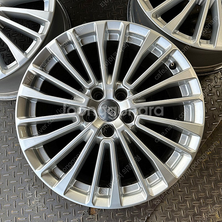 18인치 아우디 C8 A6 프리미어 40TDI 중고휠 ...--2
