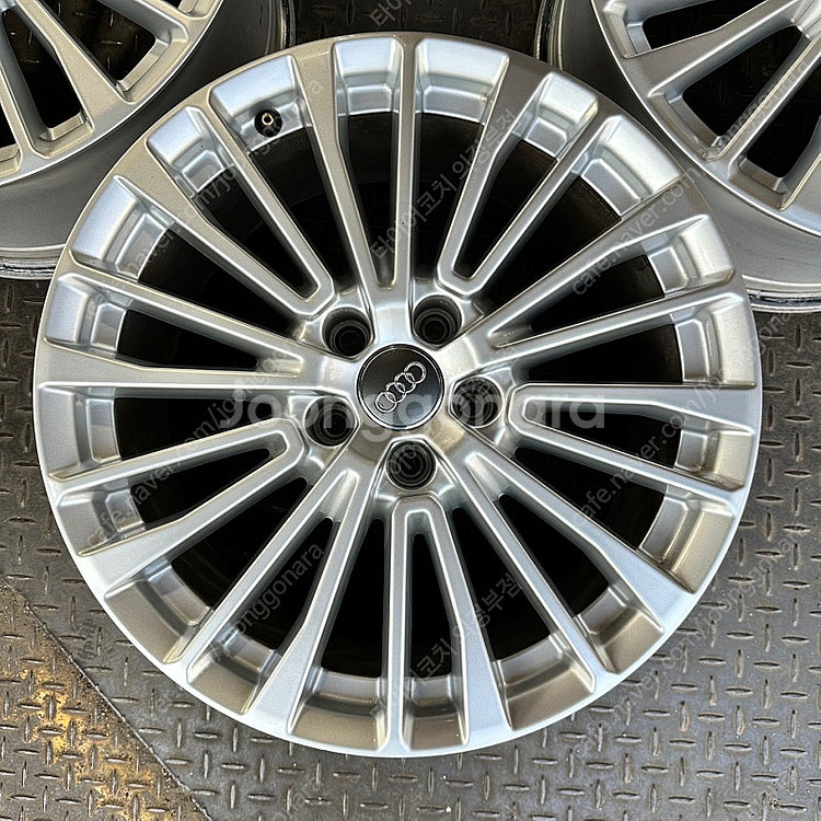 18인치 아우디 C8 A6 프리미어 40TDI 중고휠 ...--3
