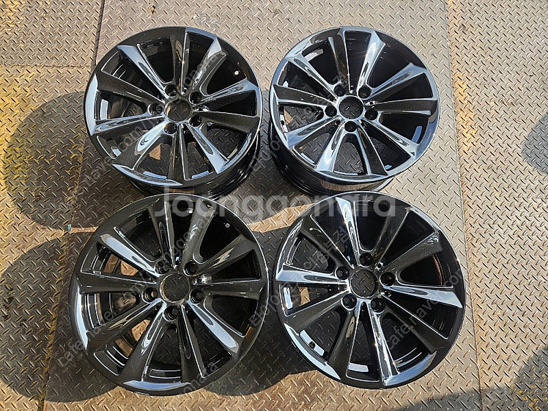 17인치 BMW F10 5시리즈 유광블랙 순정휠 1대분--0