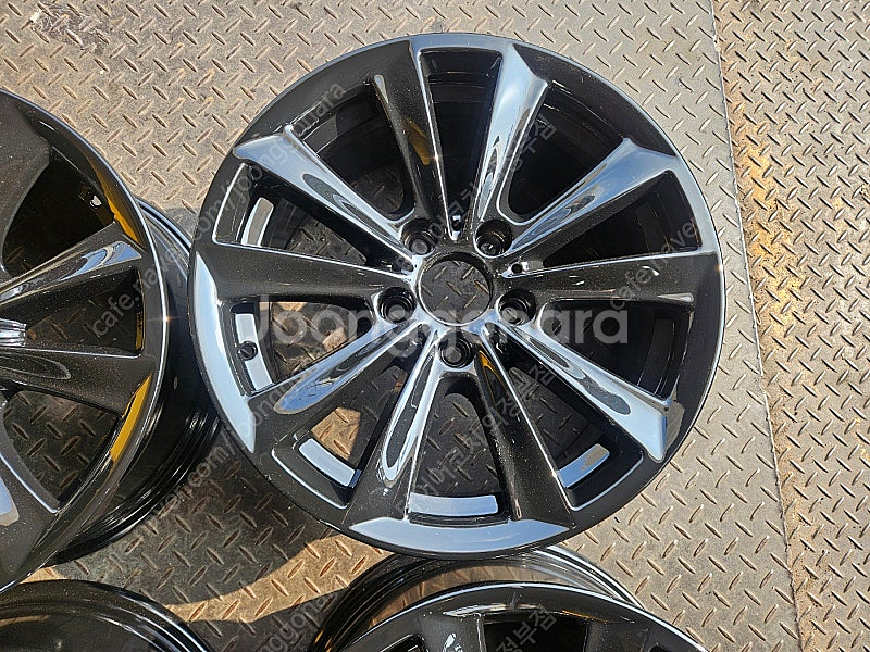 17인치 BMW F10 5시리즈 유광블랙 순정휠 1대분--2
