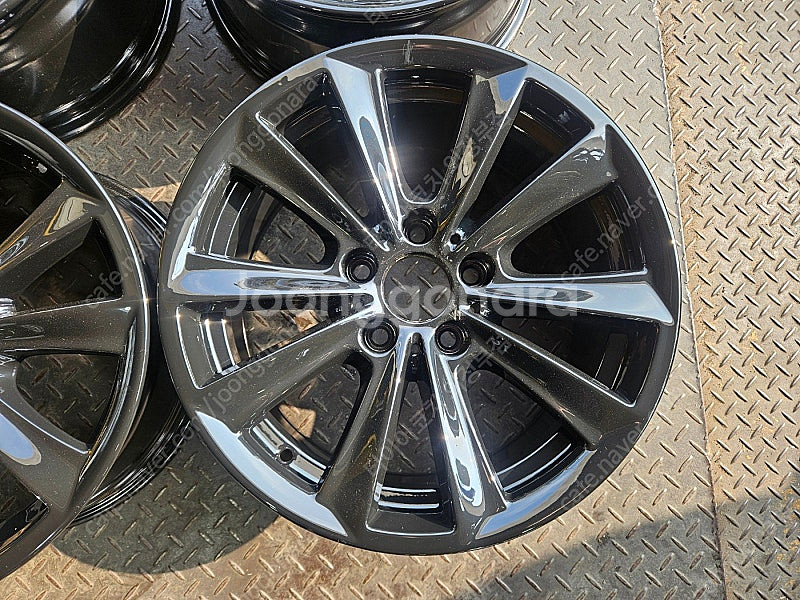 17인치 BMW F10 5시리즈 유광블랙 순정휠 1대분--3