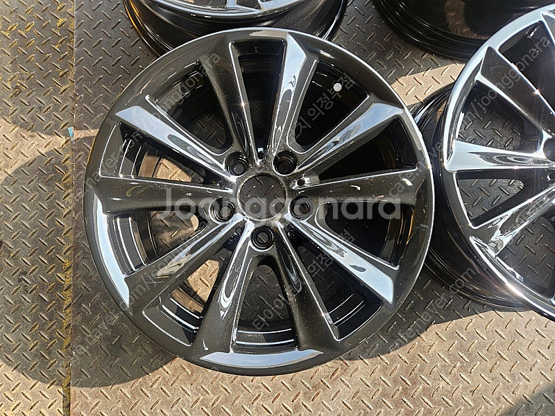 17인치 BMW F10 5시리즈 유광블랙 순정휠 1대분--4