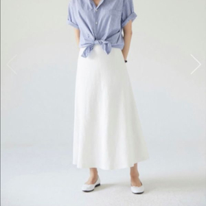 Urbanic30 얼바닉 Cine Linen Skirt
